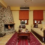 Aparthotel Menalia & κτημα κουμπουρη