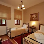 Menalia & κτημα κουμπουρη Aparthotel Levídhion