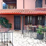 מלון דירות Menalia & κτημα κουμπουρη