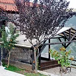 Menalia & κτημα κουμπουρη Levídhion