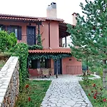Ξενοδοχείο με διαμερίσματα Menalia Villas&suites κτημα κουμπουρη 3*