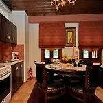 Menalia Villas&suites κτημα κουμπουρη 3*