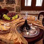 Menalia & κτημα κουμπουρη Aparthotel 3*