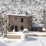 Ξενοδοχείο με διαμερίσματα Menalia Villas&suites κτημα κουμπουρη