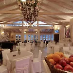 Aparthotel Menalia & κτημα κουμπουρη
