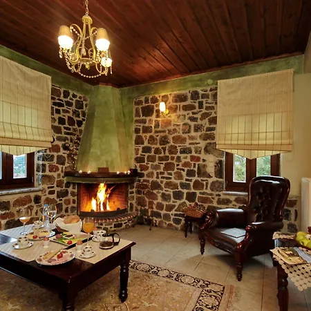 Aparthotel Menalia & κτημα κουμπουρη