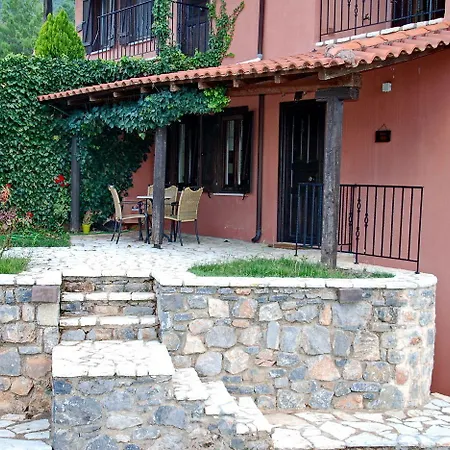 Menalia & κτημα κουμπουρη Lägenhetshotell Levídhion