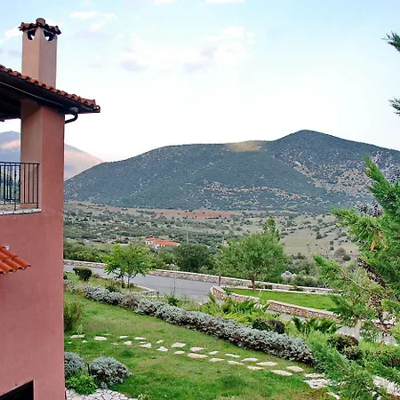 Menalia & κτημα κουμπουρη 아파트호텔