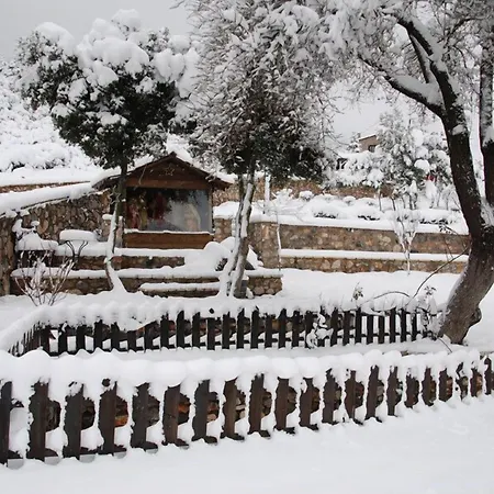 Menalia & κτημα κουμπουρη