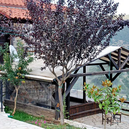 Menalia & κτημα κουμπουρη Levídhion