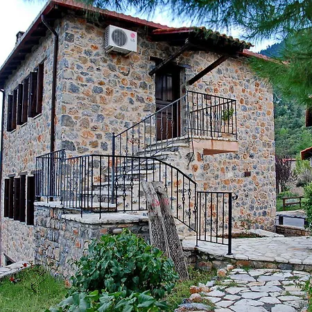 Lägenhetshotell Menalia & κτημα κουμπουρη 3*