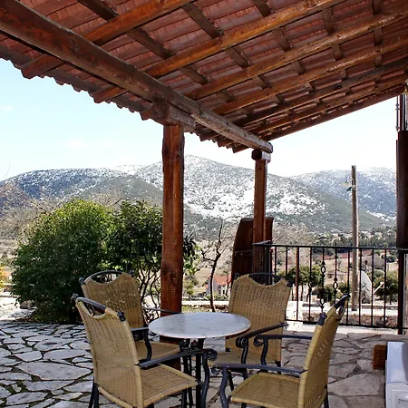 Menalia & κτημα κουμπουρη Apart Otel