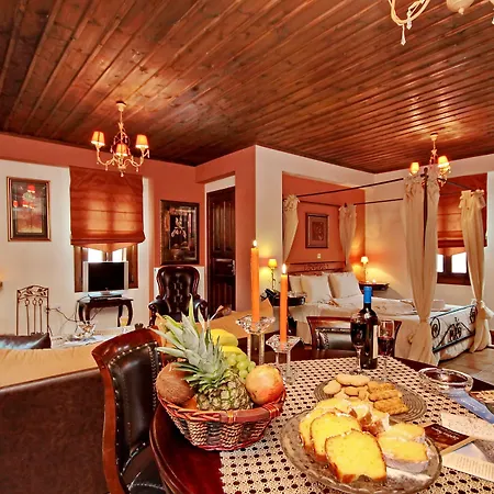 Ξενοδοχείο με διαμερίσματα Menalia Villas&suites κτημα κουμπουρη