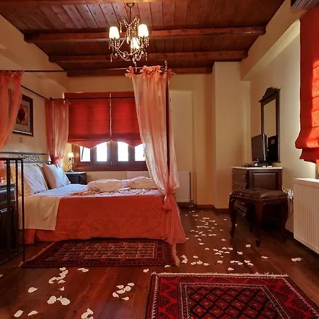 Apart Otel Menalia & κτημα κουμπουρη
