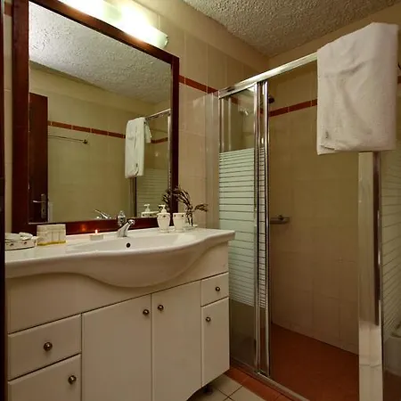 Menalia & κτημα κουμπουρη Levídhion