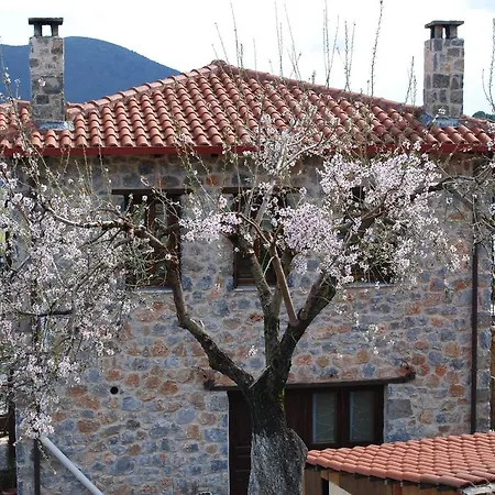 Menalia & κτημα κουμπουρη Aparthotel