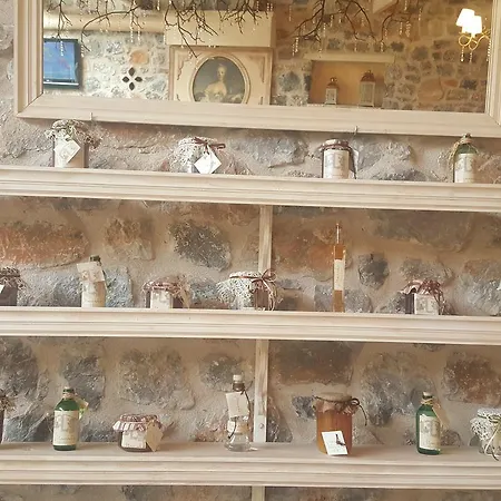 Aparthotel Menalia & κτημα κουμπουρη