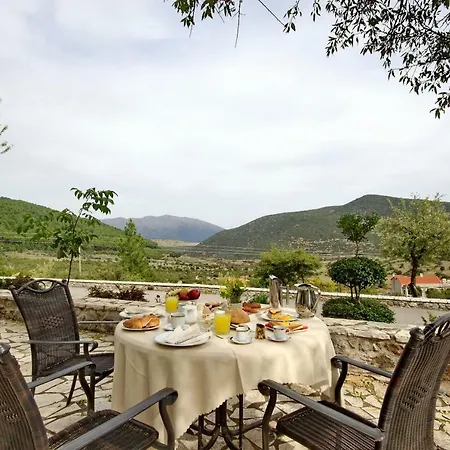 Aparthotel Menalia & κτημα κουμπουρη