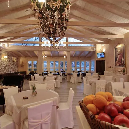 Lägenhetshotell Menalia & κτημα κουμπουρη