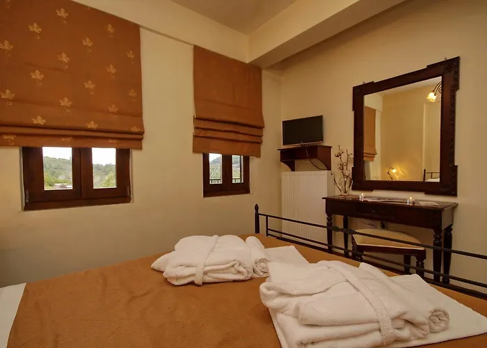 Aparthotel Menalia & κτημα κουμπουρη