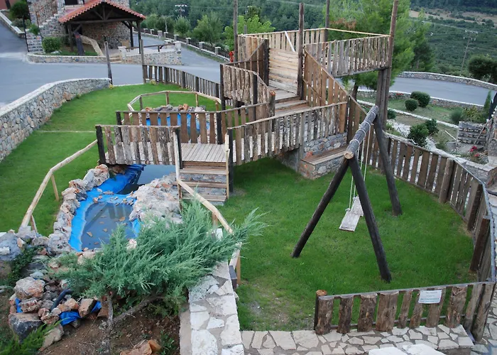 Ξενοδοχείο με διαμερίσματα Menalia Villas&suites κτημα κουμπουρη Λεβίδι