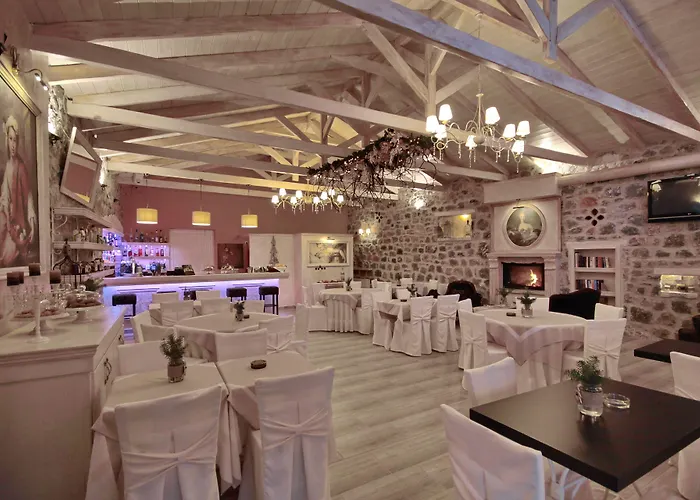 Menalia Villas&suites κτημα κουμπουρη 3*