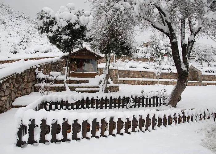 Menalia & κτημα κουμπουρη