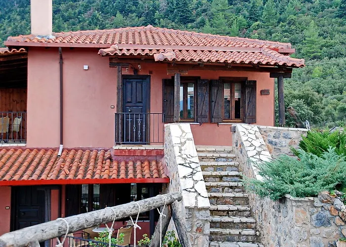 Aparthotel Menalia & κτημα κουμπουρη