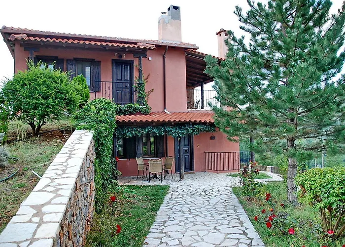 Aparthotel Menalia & κτημα κουμπουρη 3*