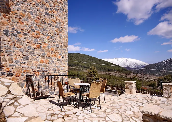 Menalia & κτημα κουμπουρη Aparthotel