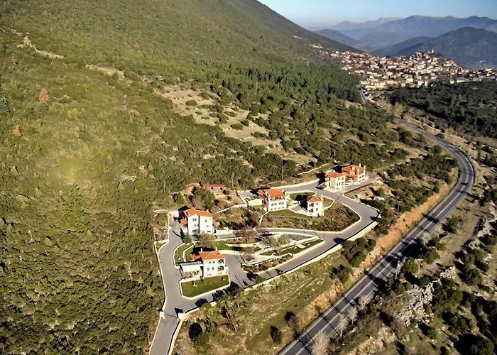 Aparthotel Menalia & κτημα κουμπουρη Levídhion