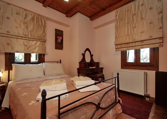 Ξενοδοχείο με διαμερίσματα Menalia Villas&suites κτημα κουμπουρη 3*