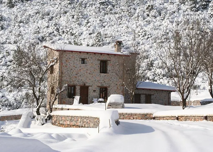 Hotel apartamentowy Menalia & κτημα κουμπουρη